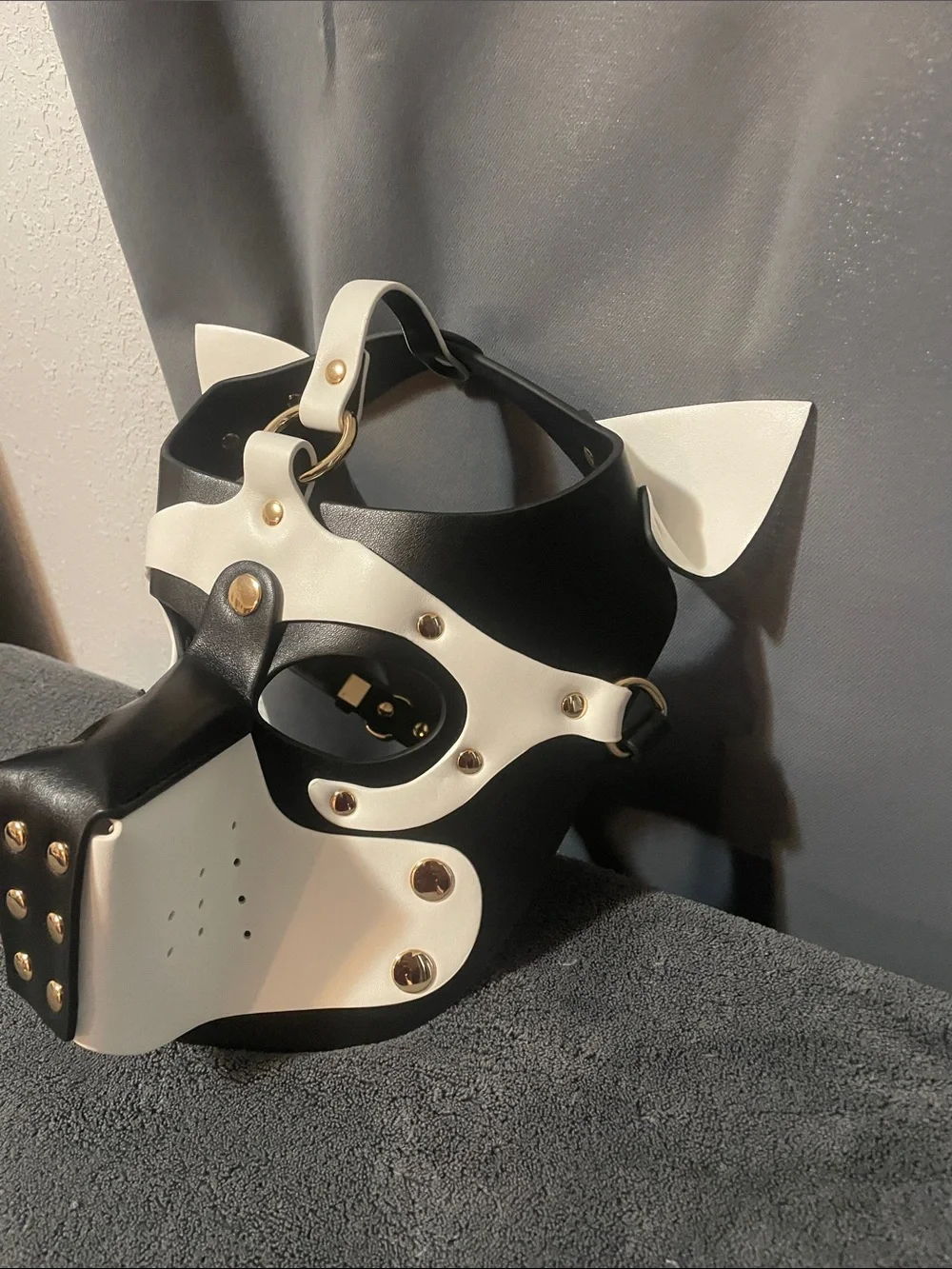 Black & White Leather Dog Mask Harness Muzzle with Gold Studs NWOT